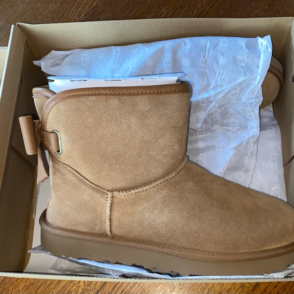 UGG Ultra Mini Bailey with Leather Bow- Rare!